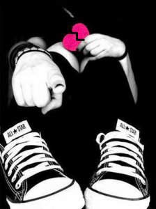 emo girl with pink heart