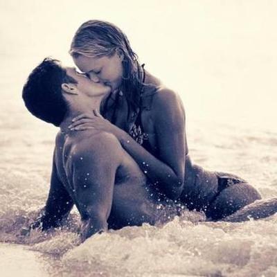 Kiss On The Beach